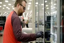 هشدار WHO به جوانان؛ در برابر کروناویروس مصون نیستید
