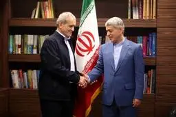 طیب نیا کار خود را شروع کرد | سورپرایز پزشکیان و طیب نیا برای کارمندان، حقوق‌بگیران و کسبه: افزایش باورنکردنی سقف "معافیت" مالیاتی