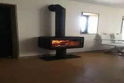 ساخت یک بخاری هیزمی توسط یک هموطن در تربت جام | به قدری هوا سرده که اینم جوابگو نیست + ویدئو