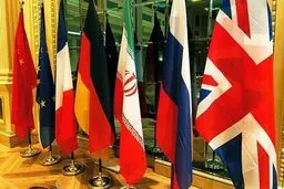 بلومبرگ: گزینه جدید دولت بایدن برای احیای برجام، لغو محدود تحریم‌ها در قبال توقف غنی‌سازی است