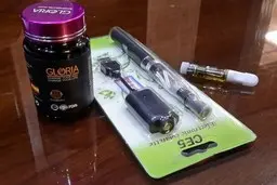 هشدار پلیس درباره "سیگارهای الکترونیک حاوی روغن حشیش" | قرص لاغری کشنده با برند "گلوریا"