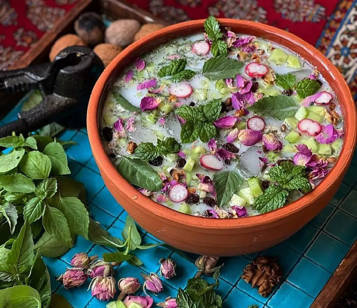 خنکای دلچسب آبدوغ خیار در گرمای تابستان | طرز تهیه آبدوغ خیار +ویدیو