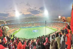 پایان لیگ برتر فوتبال از دسترس خارج شد