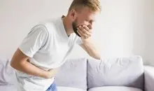 چرا بعد از غذا تهوع می‌گیرم؟ | علت مشکل تهوع بعد از غذا