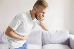 کاهش حالت تهوع با غذا | هنگام تهوع چه بخوریم و چه نخوریم؟