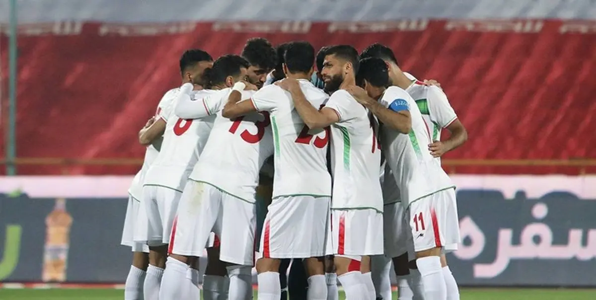 تیم ملی فوتبال ایران به جام جهانی از زیر قرآن با دستان مادر 3 شهید بدرقه شد + ویدئو 
