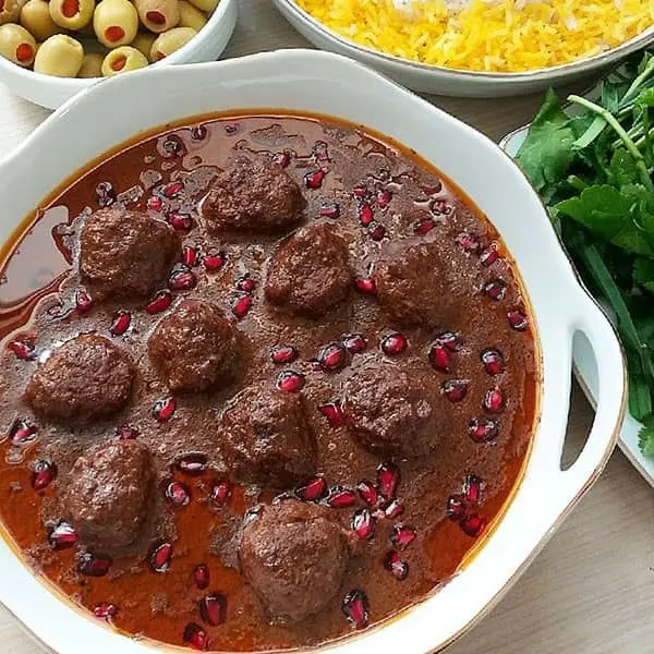 شب یلدا حتما فسنجون درست کن | طرز تهیه فسنجون با گوشت قلقلی به روش رستورانی و دستور سرآشپز معروف رستوران