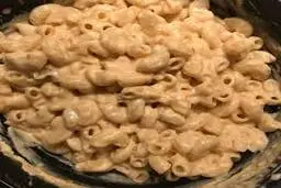 طرز تهیه ماکارونی با سس پنیر | ترکیبی ساده و پرطرفدار برای وعده‌های خانگی +ویدئو