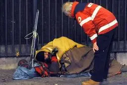 جدال بی خانمان های آلمان با سرمای زمستانی