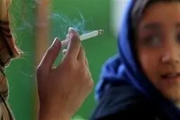 لزوم اصلاح نگاه منفی جامعه به زنان معتاد 