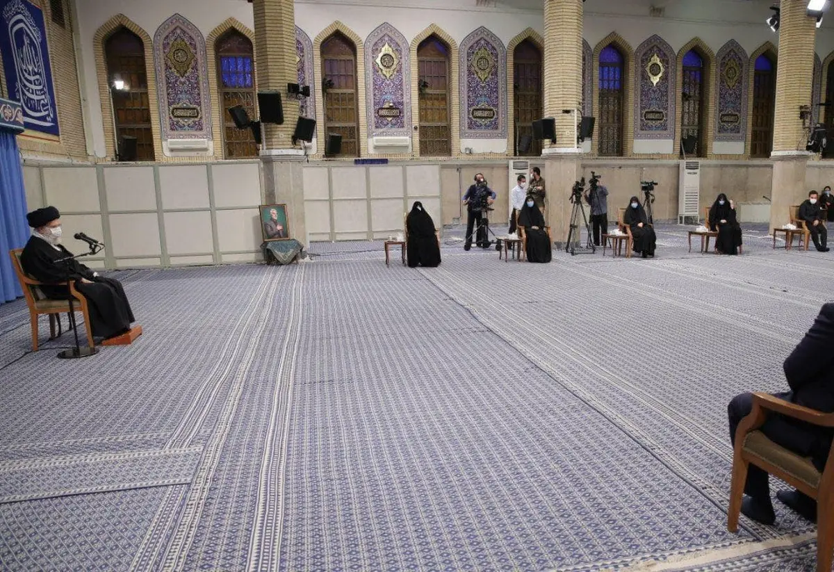 امروز؛ تصویری از دیدار خانواده شهید سلیمانی با مقام معظم رهبری