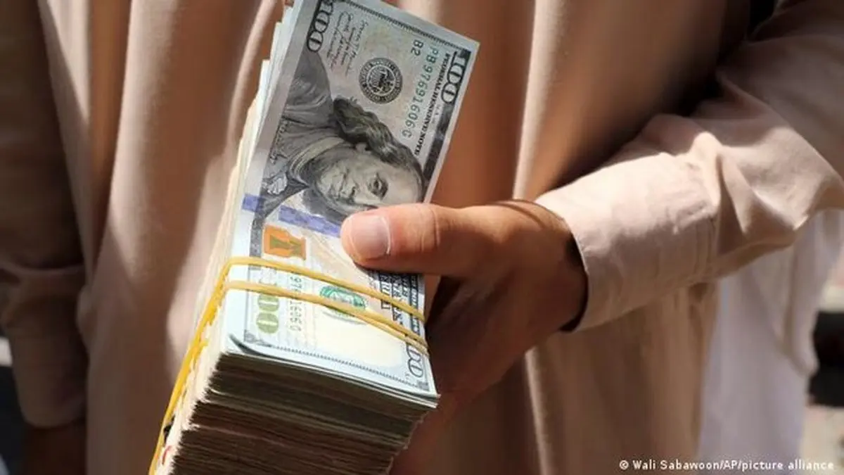 طالبان از ضبط میلیون‌ها دلار اسکناس و شمش طلا در خانه مقامات سابق خبر داد