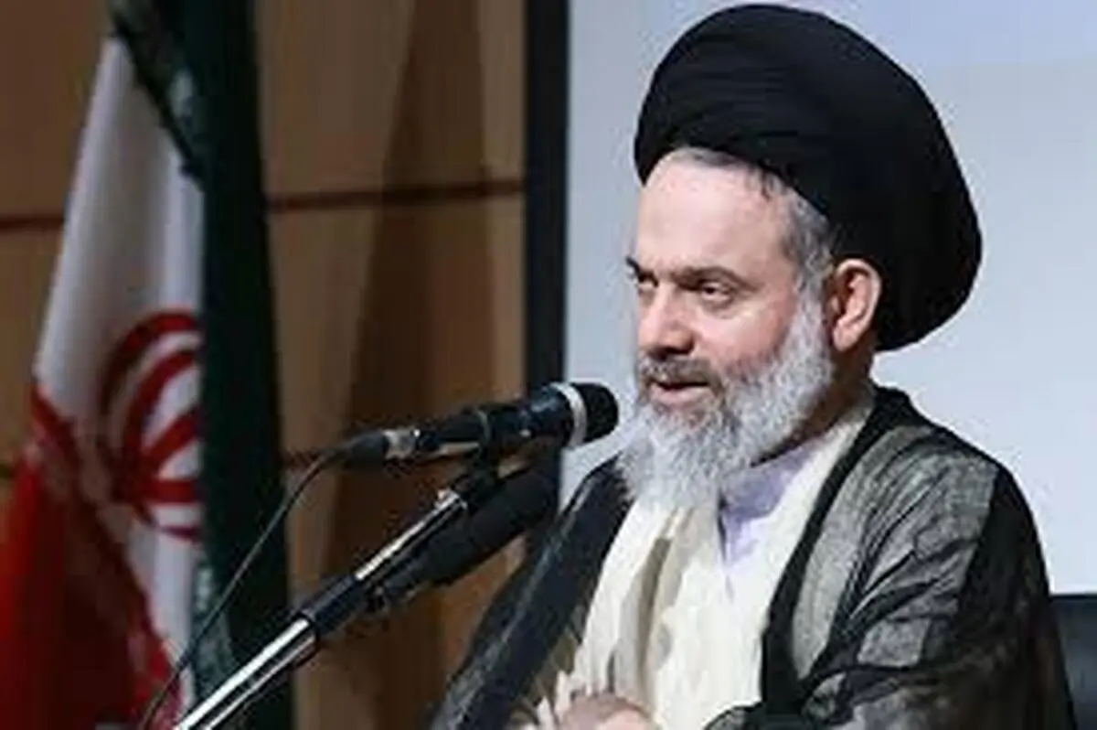 
روحانیون | بعضی از طلبه ها با یک موضع گیری نابجا، جامعه را بهم می‌ریزند
