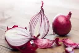 آب پیاز | معجزه گری برای پوست و مناسب ماسک های مختلف