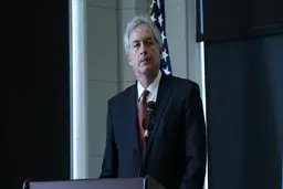 رئیس سیا: تهدید استفاده روسیه از سلاح هسته‌ای را دست کم نگیرید