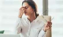 نگاه‌کردن مداوم به موبایل باعث نزدیک‌بینی می‌شود؟ +ویدئو