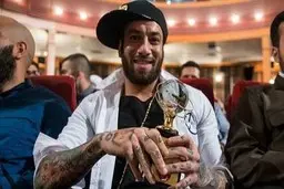 426 هزار نفر پای لایو تتلو! چرا انگشت به دهان مانده‌اید؟ 