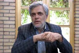 مهاجری : فکر می‌کنند که احزاب نجس هستند