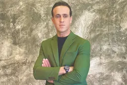 حمله جنجالی خبرنگار به علی کریمی | چرا ماجرای ویلای علی کریمی دوباره حاشیه ساز شد؟+تصاویر