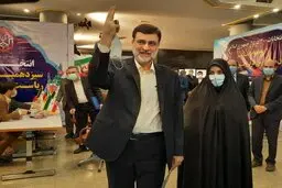 حضور قاضی زاده هاشمی با دختر 20 ساله اش در وزارت کشور