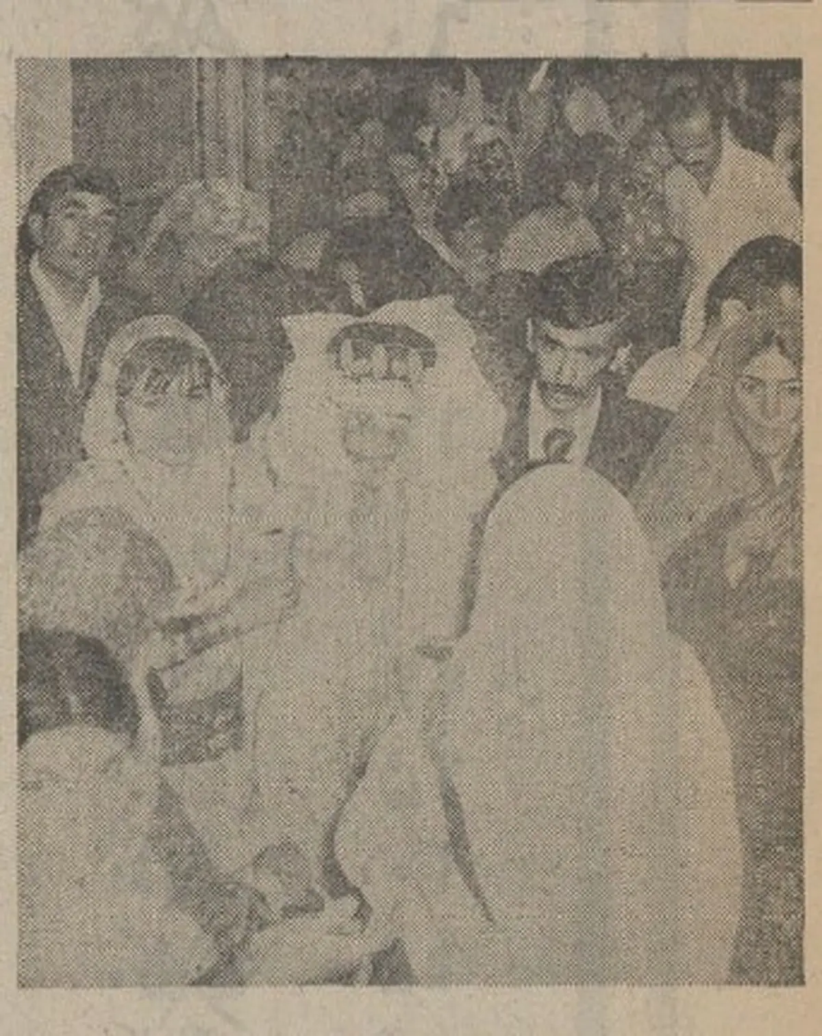 مراسم عروسی یک کارمند ساده اداره برق در سال 1352 | این عروسی با ۷هزار مهمان در ۷ شبانه‌روز خبرساز شد! + عکس