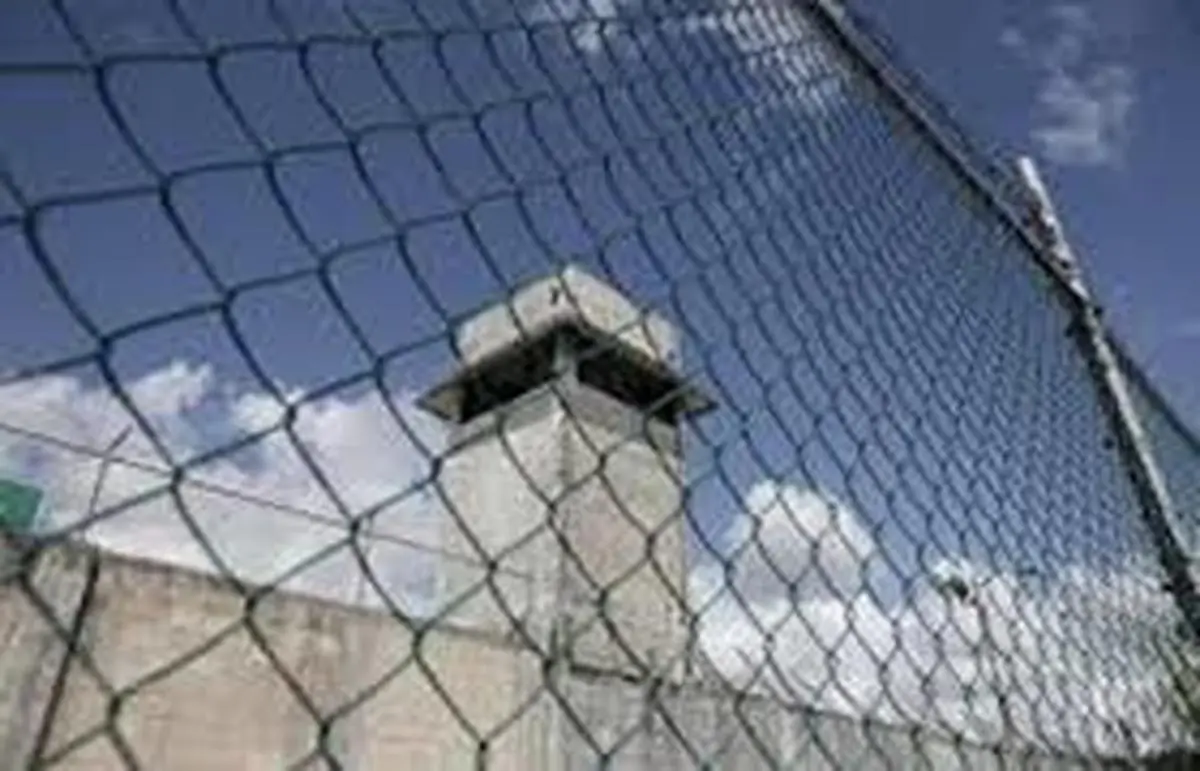 فرار تعدادی از زندانیان زندان پارسیلون خرم‌آباد 