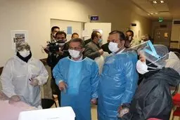 معاون وزیر بهداشت: شیوع کرونا به حدی است که استفاده از ماسک برای همه لازم است.