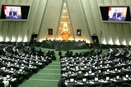ارائه راه حل برای شکسته شدن افزایش قیمت خودرو ایرانی در جلسه علنی امروز