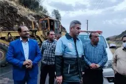 جابه‌جایی نمایندگان بازدید خسارات سیل با بیل مکانیکی +ویدئو