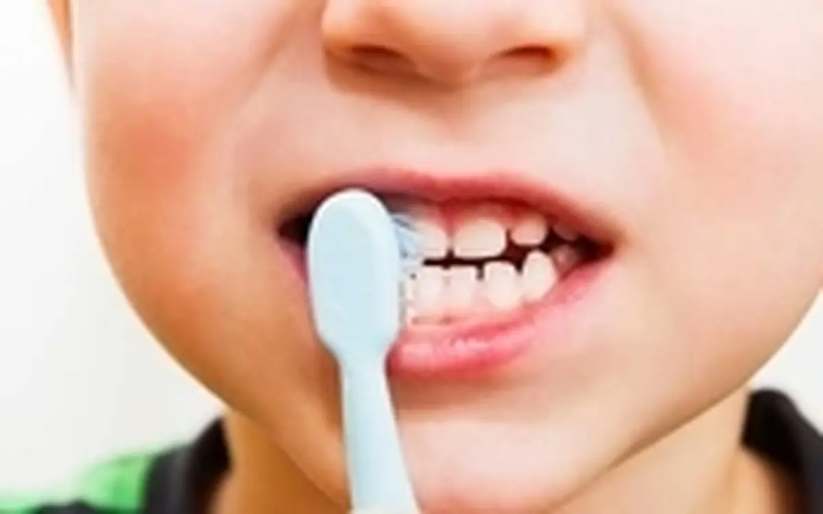 درمان‌های باورنکردنی برای سفید کردن دندان در خانه