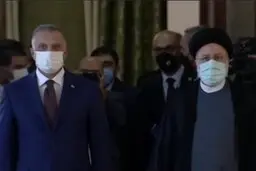 استقبال رئیسی از الکاظمی در سالن اجلاس سران