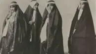 عکس عجیب و غمگین از شکنجه زنان در زمان قاجار | فلک زدن پای زنان خدمتکار و کودکان +عکس