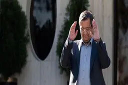 همتی از پس مشکلات بانک مرکزی برمی آید؟