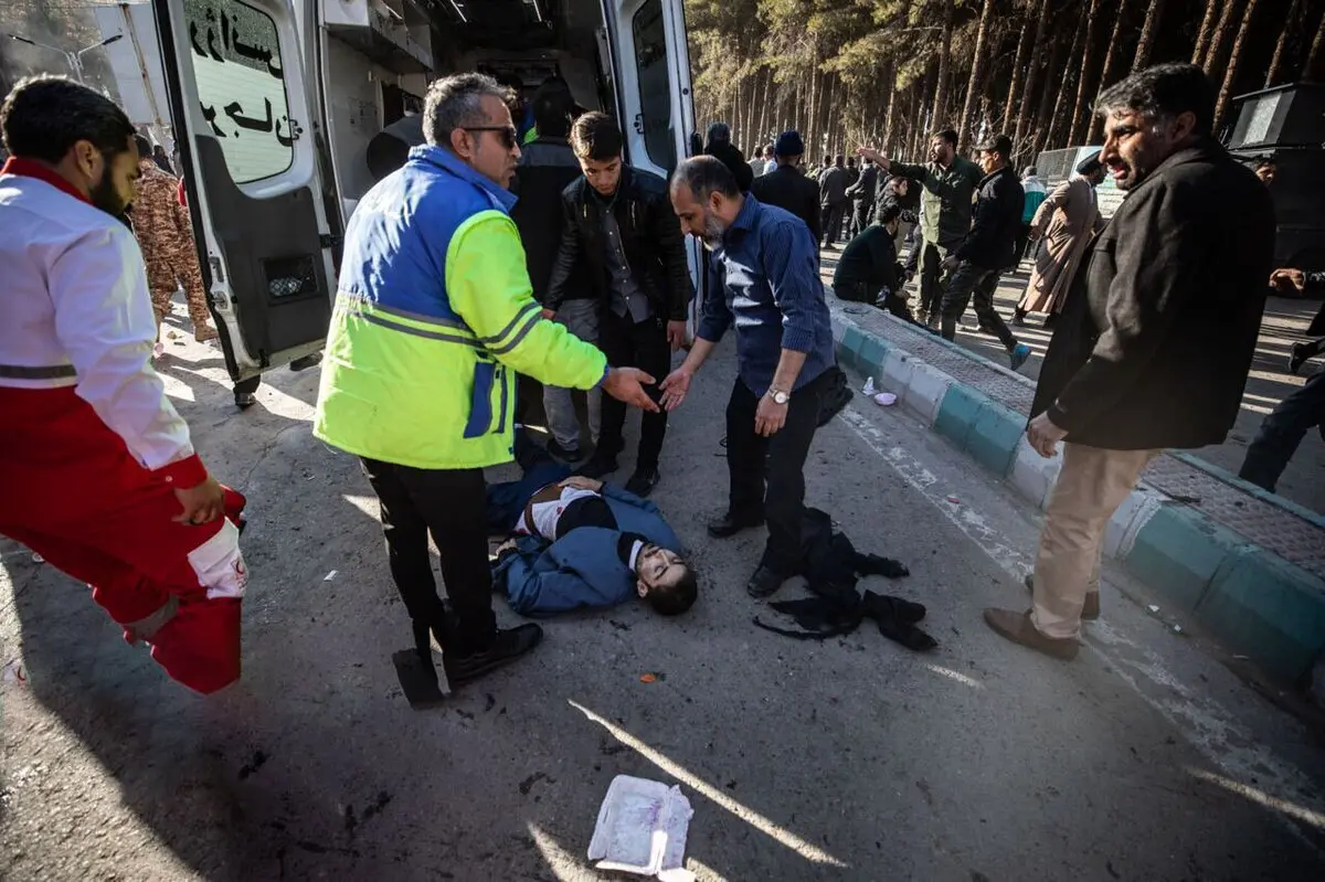 اولین انفجار در بین زن و بچه‌ها اتفاق افتاد | حادثه تروریستی کرمان٬ انفجارهای شدید با ساچمه‌های فراوان بود 