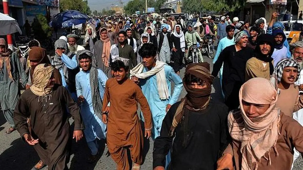 رهبران طالبان به جان هم افتادند | تظاهرات هزاران افغانستانی در قندهار علیه حاکمان کابل