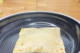 خودت توی خونه یک نون سالم و خوشمزه درست کن! | طرز تهیه نان گشنیز +ویدئو