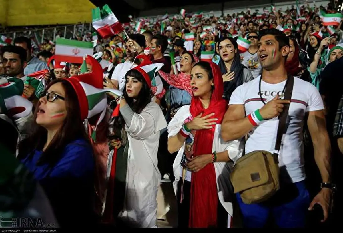 استقبال کم تماشاگران از بازی ایران - کامبوج/ ۳۵۰۰ زن و ۲۵۰۰ مرد