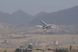 پرواز صبح تهران- ایلام به سمت کرمانشاه تغییر مسیر داد