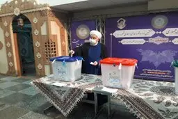  رئیس جمهور: نباید مشکلات و مسائلی که از مراحل قبلی انتخابات در ذهن مردم مانده است، مانع رای دادن شود