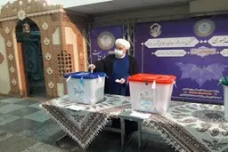  رئیس جمهور: نباید مشکلات و مسائلی که از مراحل قبلی انتخابات در ذهن مردم مانده است، مانع رای دادن شود