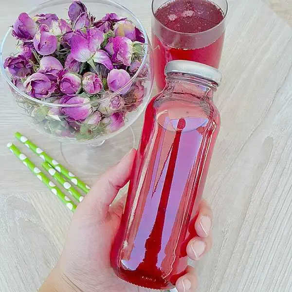 برای روزهای گرم تابستون شربت گل محمدی درست کن | طرز تهیه شربت گل محمدی یا گل سرخ با خواص عالی