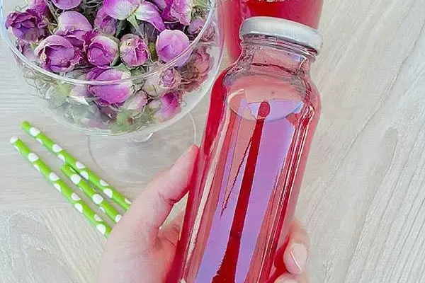 شربت گل محمدی رو حتما درست کن، طعمش عالیه | طرز تهیه شربت گل محمدی یا گل سرخ با خواص بی نظیر