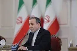 واکنش عراقچی به تصمیم نخست وزیر انگلیس: آقای استارمر، جان شهروندانش را به خطر می‌اندازد
