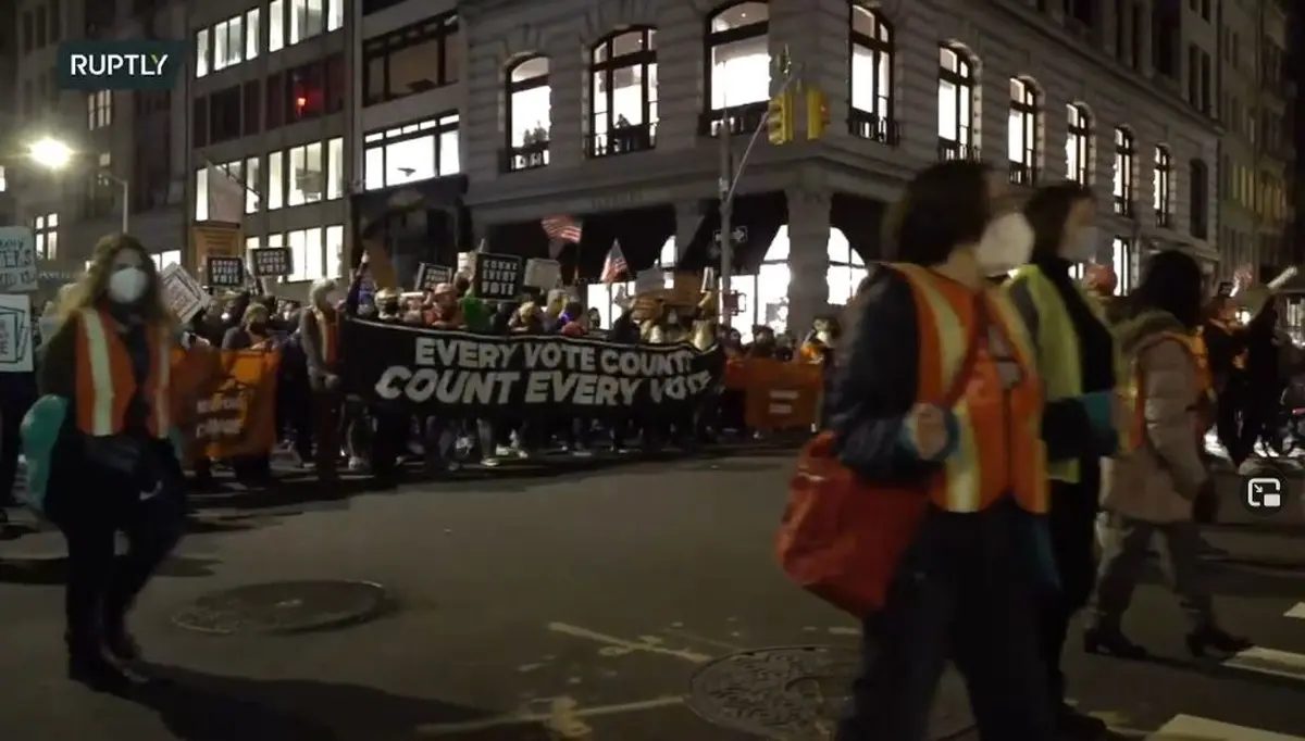  تظاهرات  |  مردم نیویورک علیه ترامپ و آراء الکترال تظاهرات کردند 
