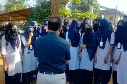 بسته شدن مدارس جنوب هند به دلیل تظاهرات علیه منع حجاب
