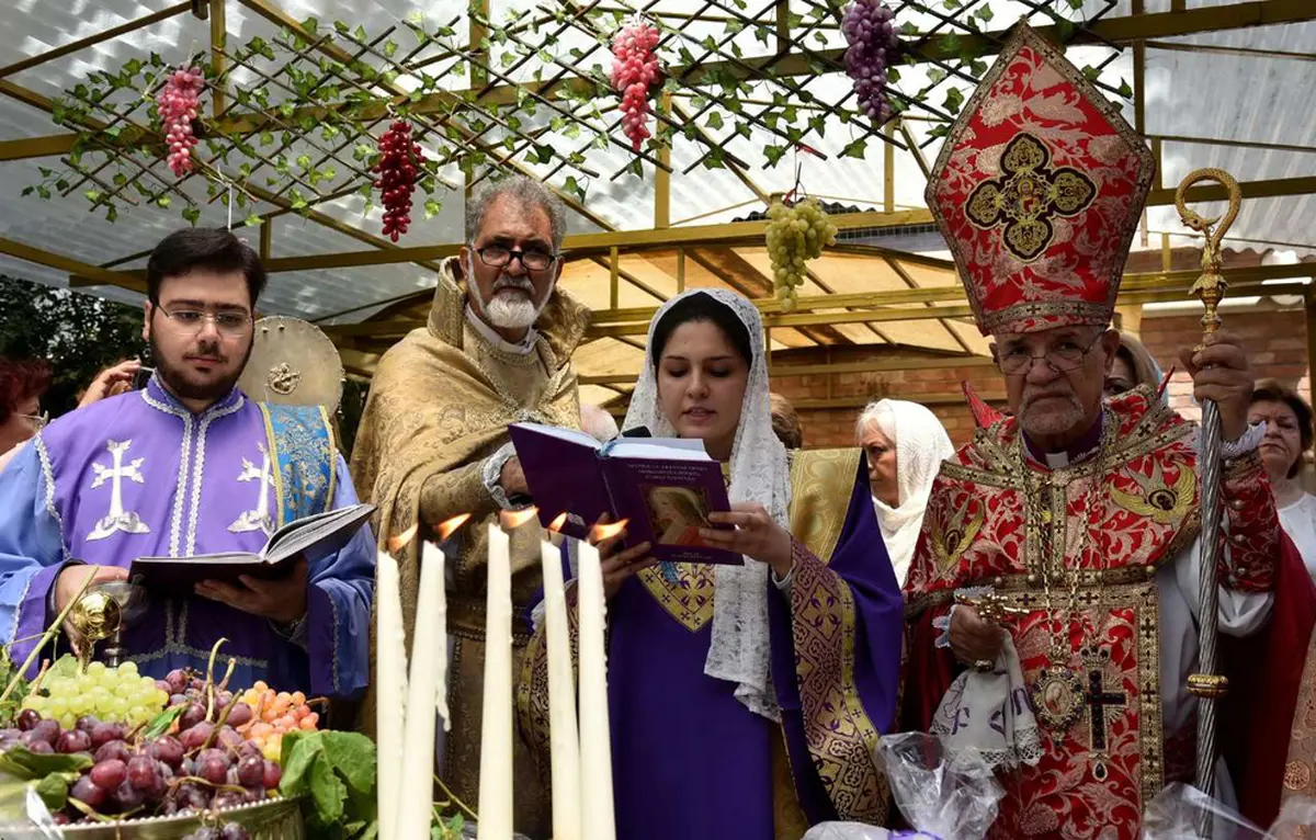 عید تبرک انگور در کلیسای مریم مقدس تهران‎