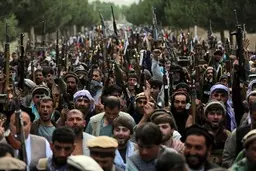 افغانستان؛ حمله راکتی به فرودگاه قندهار | درگیری در شهرهای اصلی