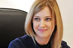  تصاویر زیباترین زن دادستان در دنیای مجازی 