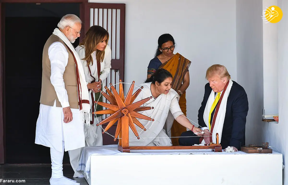 (تصاویر) ترامپ پشت چرخ نخ‌ریسی گاندی! 