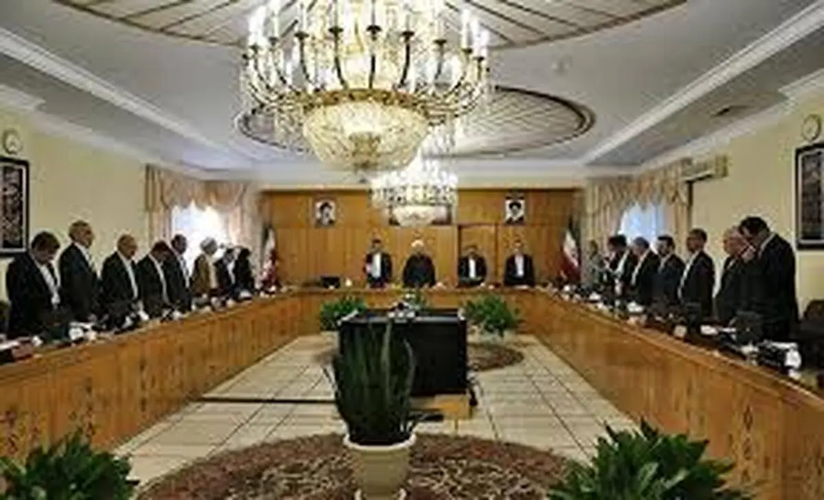 چرا مردم توقع دارند همه کارها را دولت انجام دهد؟